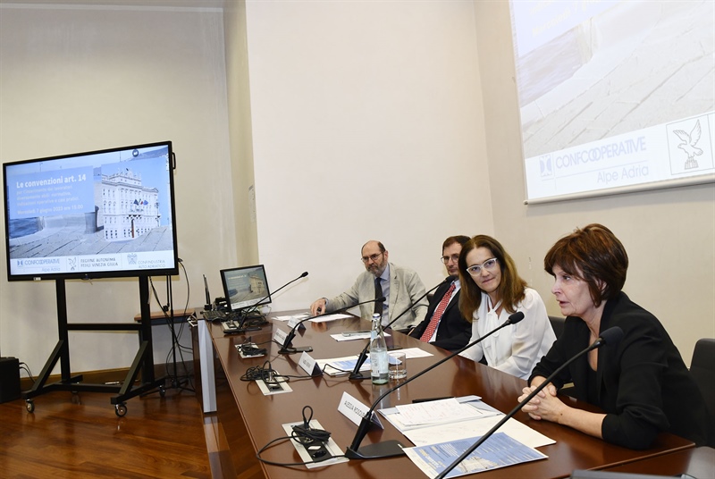 Lavoro, alleanza tra cooperative e industriali